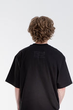 BLACK/BLACK ENGLISH TEE