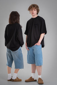 BLACK/BLACK ENGLISH TEE